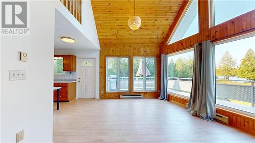 193 Meadow Lark Place, Ice Lake, ON - Indoor Photo Showing Other Room