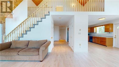 193 Meadow Lark Place, Ice Lake, ON - Indoor Photo Showing Living Room