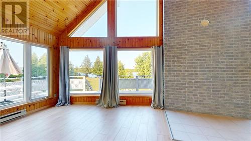 193 Meadow Lark Place, Ice Lake, ON - Indoor Photo Showing Other Room