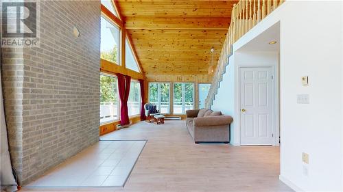 193 Meadow Lark Place, Ice Lake, ON - Indoor Photo Showing Other Room