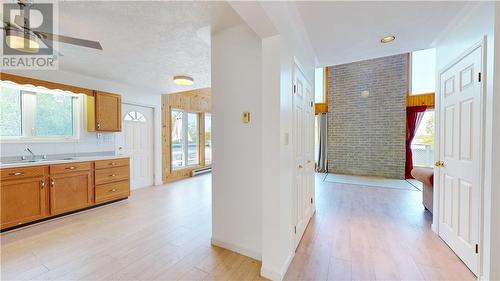 193 Meadow Lark Place, Ice Lake, ON - Indoor Photo Showing Kitchen