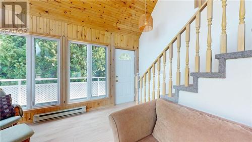 193 Meadow Lark Place, Ice Lake, ON - Indoor Photo Showing Other Room