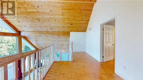 193 Meadow Lark Place, Ice Lake, ON - Indoor Photo Showing Other Room