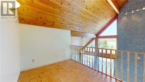 193 Meadow Lark Place, Ice Lake, ON - Indoor Photo Showing Other Room