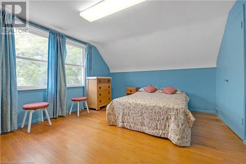 955 Lawrence Road, Hamilton, ON - Indoor Photo Showing Bedroom