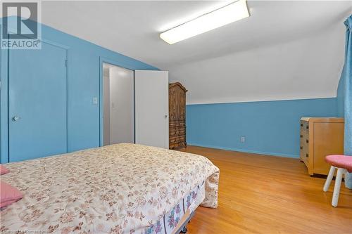 955 Lawrence Road, Hamilton, ON - Indoor Photo Showing Bedroom