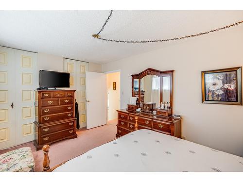 2600 6Th Avenue, Castlegar, BC - Indoor Photo Showing Bedroom