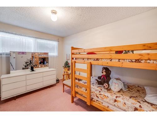 2600 6Th Avenue, Castlegar, BC - Indoor Photo Showing Bedroom