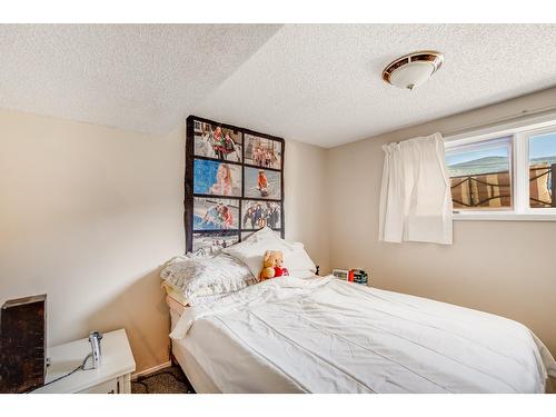 2600 6Th Avenue, Castlegar, BC - Indoor Photo Showing Bedroom