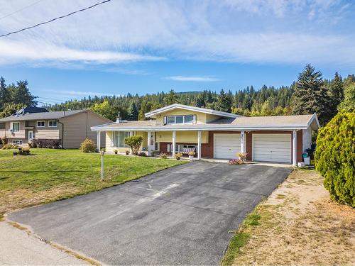 2600 6Th Avenue, Castlegar, BC - Outdoor With Facade