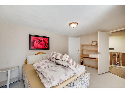 2600 6Th Avenue, Castlegar, BC - Indoor Photo Showing Bedroom