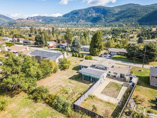 2600 6Th Avenue, Castlegar, BC - Outdoor With View