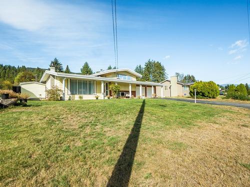 2600 6Th Avenue, Castlegar, BC - Outdoor With Deck Patio Veranda