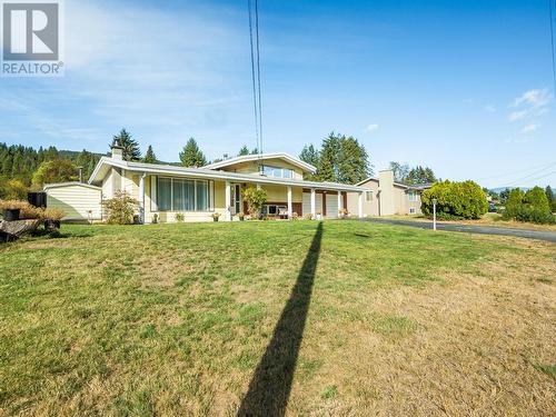 2600 6Th  Avenue, Castlegar, BC - Outdoor With Deck Patio Veranda