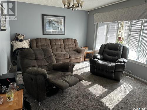 913 Third Street, Estevan, SK - Indoor Photo Showing Living Room