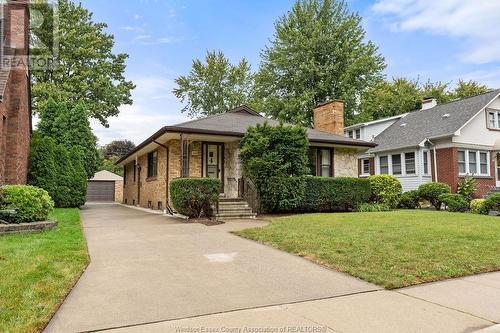 233 Thompson Boulevard, Windsor, ON - Outdoor With Facade