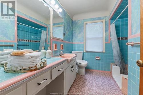 233 Thompson Boulevard, Windsor, ON - Indoor Photo Showing Bathroom