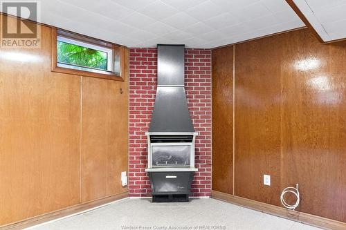 233 Thompson Boulevard, Windsor, ON - Indoor Photo Showing Other Room