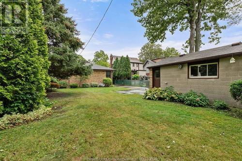 233 Thompson Boulevard, Windsor, ON - Outdoor