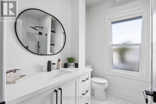 146 Nassau Street, Oshawa (Vanier), ON - Indoor Photo Showing Bathroom