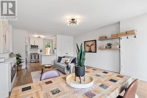 146 Nassau Street, Oshawa (Vanier), ON - Indoor Photo Showing Living Room