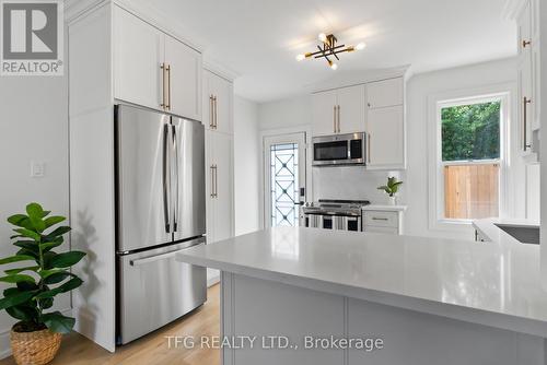 146 Nassau Street, Oshawa (Vanier), ON - Indoor Photo Showing Kitchen