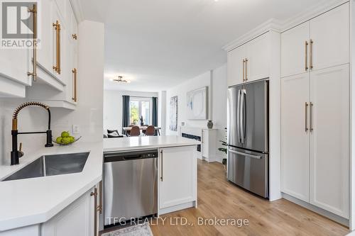 146 Nassau Street, Oshawa (Vanier), ON - Indoor Photo Showing Kitchen