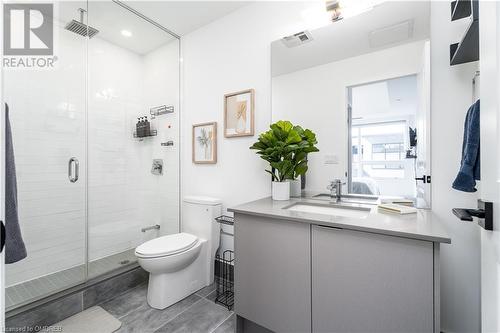 2481 Taunton Road Unit# 461, Oakville, ON - Indoor Photo Showing Bathroom