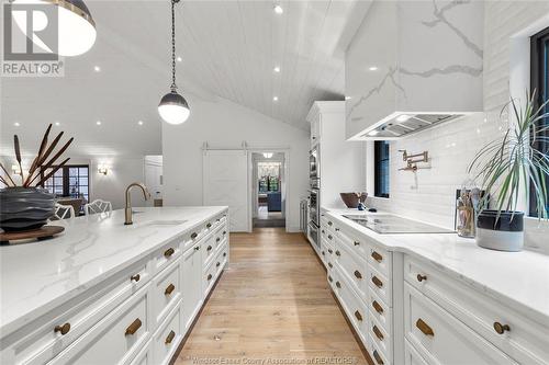 1300 Tanglewood, Lasalle, ON - Indoor Photo Showing Kitchen