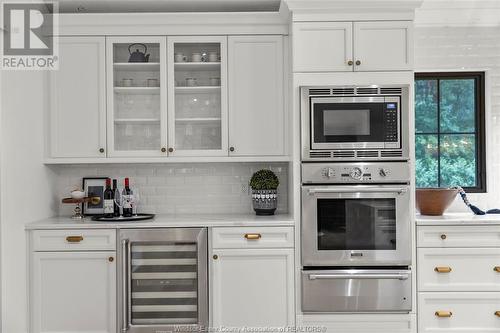 1300 Tanglewood, Lasalle, ON - Indoor Photo Showing Kitchen