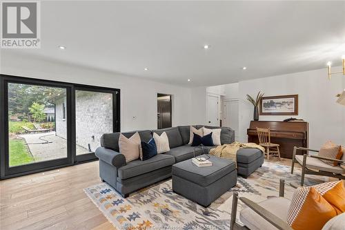 1300 Tanglewood, Lasalle, ON - Indoor Photo Showing Living Room