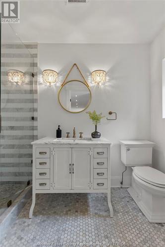 1300 Tanglewood, Lasalle, ON - Indoor Photo Showing Bathroom