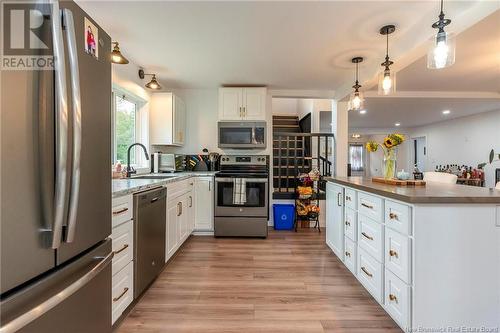 32 Highland Road, Grand Bay-Westfield, NB - Indoor Photo Showing Kitchen With Upgraded Kitchen