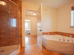 Ensuite bathroom - 