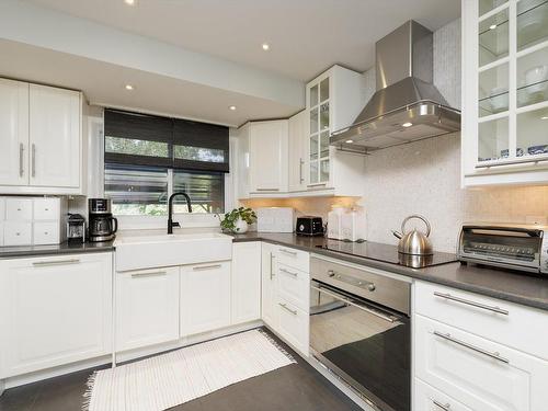 Cuisine - 126 Franklin Road, Beaconsfield, QC - Indoor Photo Showing Kitchen