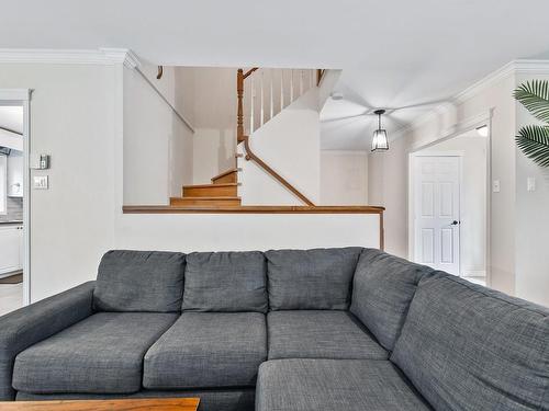 Salon - 37 Rue De La Butte, Brownsburg-Chatham, QC - Indoor Photo Showing Living Room