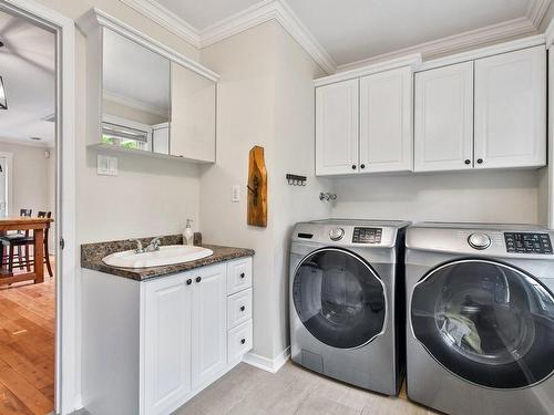 Salle de lavage - 37 Rue De La Butte, Brownsburg-Chatham, QC - Indoor Photo Showing Laundry Room