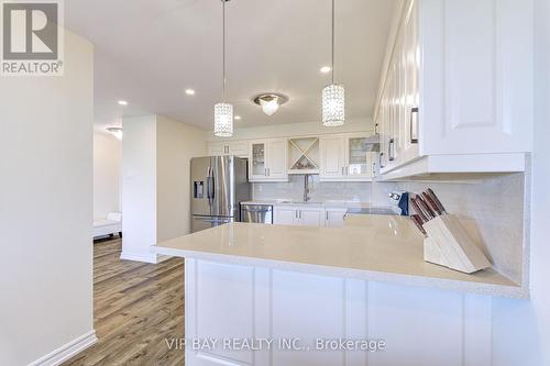 608 - 8111 Yonge Street, Markham, ON - Indoor Photo Showing Kitchen