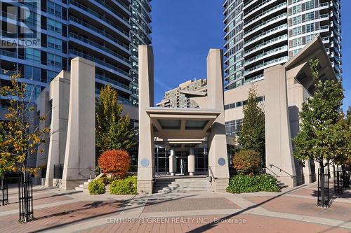 606 - 33 Elm Drive, Mississauga, ON - Outdoor With Facade