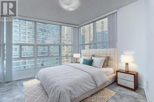 606 - 33 Elm Drive, Mississauga, ON - Indoor Photo Showing Bedroom