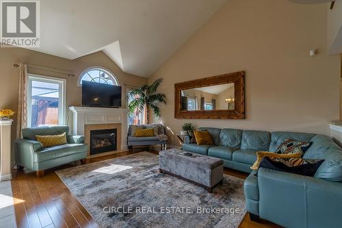 501 Gorham Road, Fort Erie, ON - Indoor Photo Showing Living Room With Fireplace