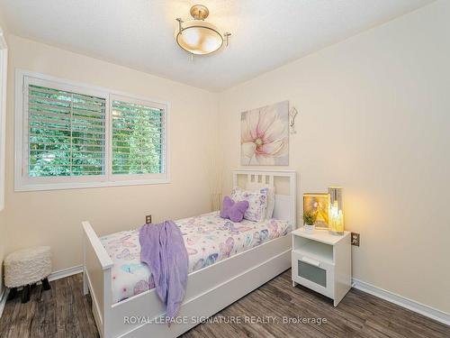 13-5530 Glen Erin Dr, Mississauga, ON - Indoor Photo Showing Bedroom