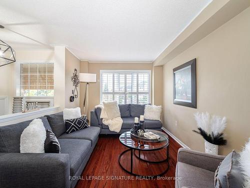 13-5530 Glen Erin Dr, Mississauga, ON - Indoor Photo Showing Living Room