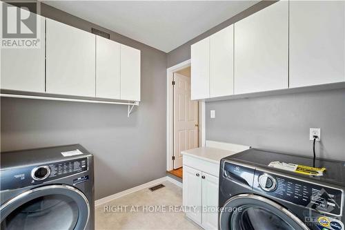 22 Collingwood Crescent, Ottawa, ON - Indoor Photo Showing Laundry Room