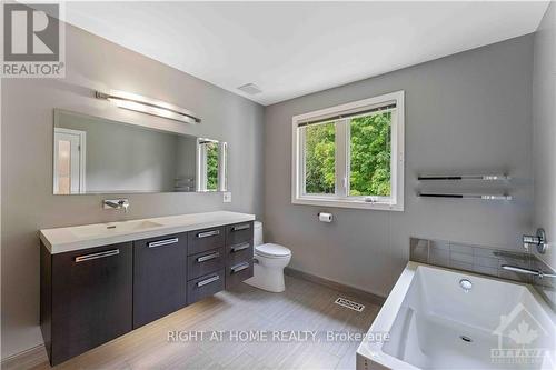 22 Collingwood Crescent, Ottawa, ON - Indoor Photo Showing Bathroom