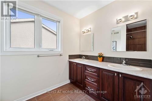 22 Collingwood Crescent, Ottawa, ON - Indoor Photo Showing Bathroom