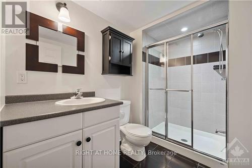 22 Collingwood Crescent, Ottawa, ON - Indoor Photo Showing Bathroom