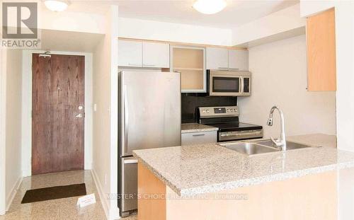 209 - 18 Harrison Garden Boulevard, Toronto, ON - Indoor Photo Showing Kitchen With Upgraded Kitchen