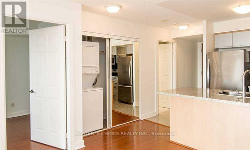 209 - 18 Harrison Garden Boulevard, Toronto, ON - Indoor Photo Showing Kitchen