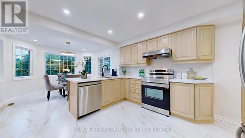 3 Athens Drive, Markham, ON - Indoor Photo Showing Kitchen